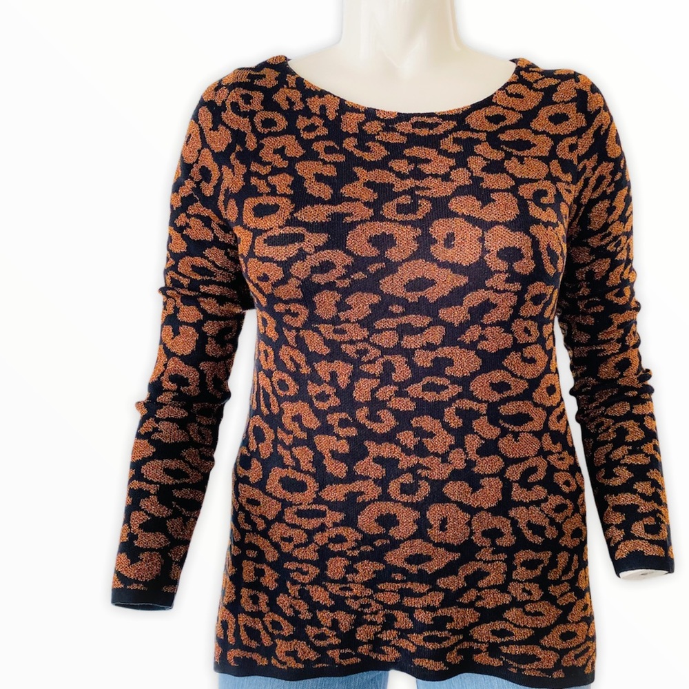 NY Co Black & Copper Animal Print Sweater runs small. Will list it as medium.